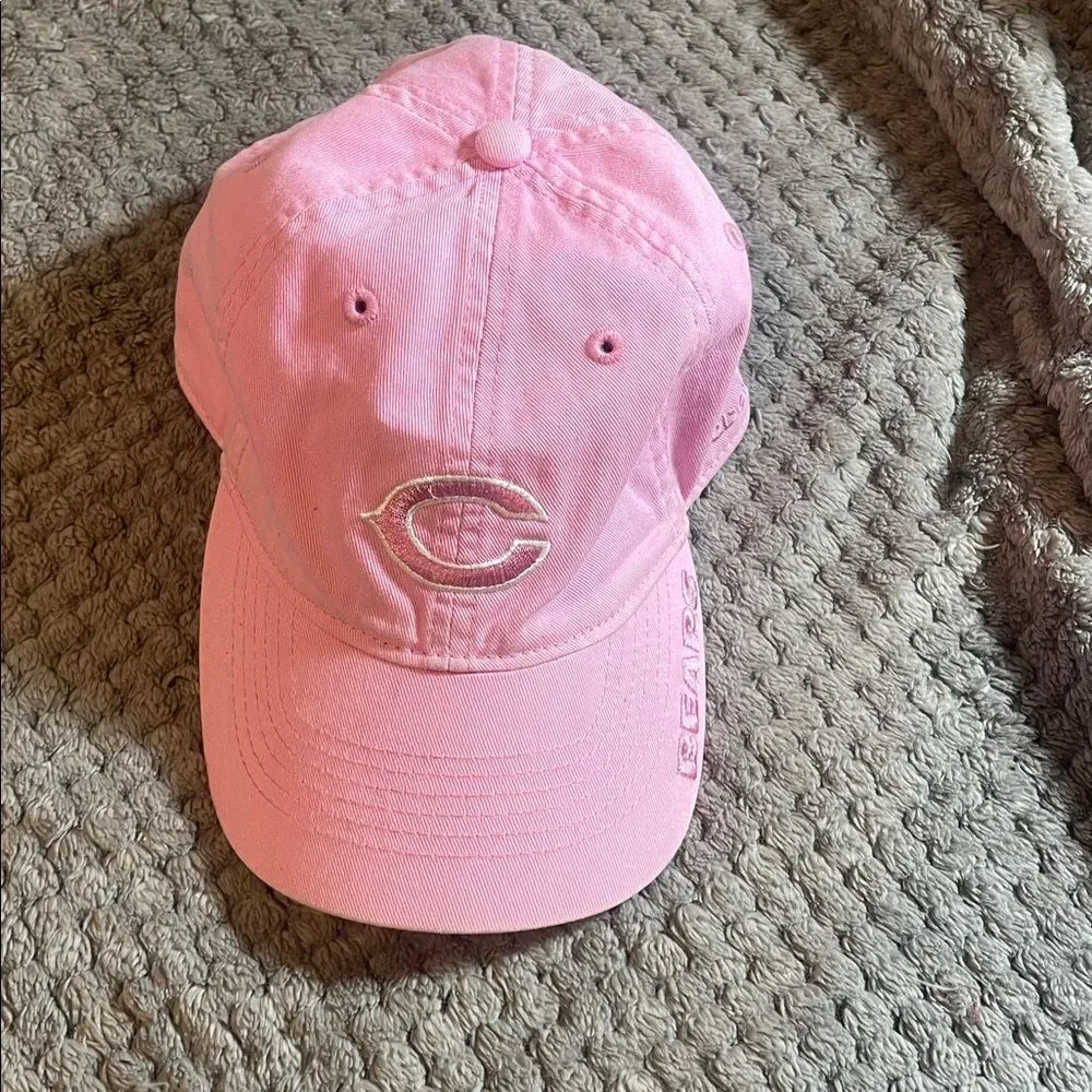 Pink Chicago Bears hat, Reebok brand - Picture 2 of 5
